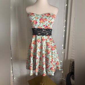 Wild Daisy Strapless Floral Fit & Flare Dress with Black Lace Waist – Size S